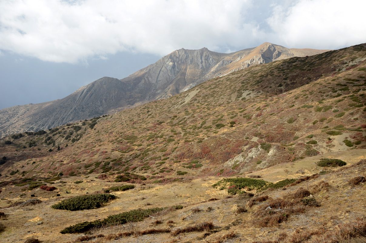 09 Descending From The Mesokanto La 5246m Towards Jomsom 